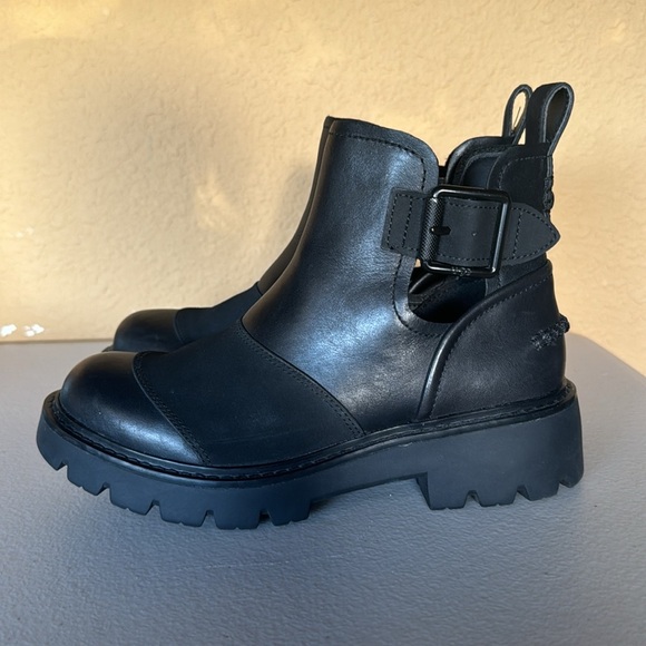 UGG Stockton Boot. Size 5 - Picture 3 of 10
